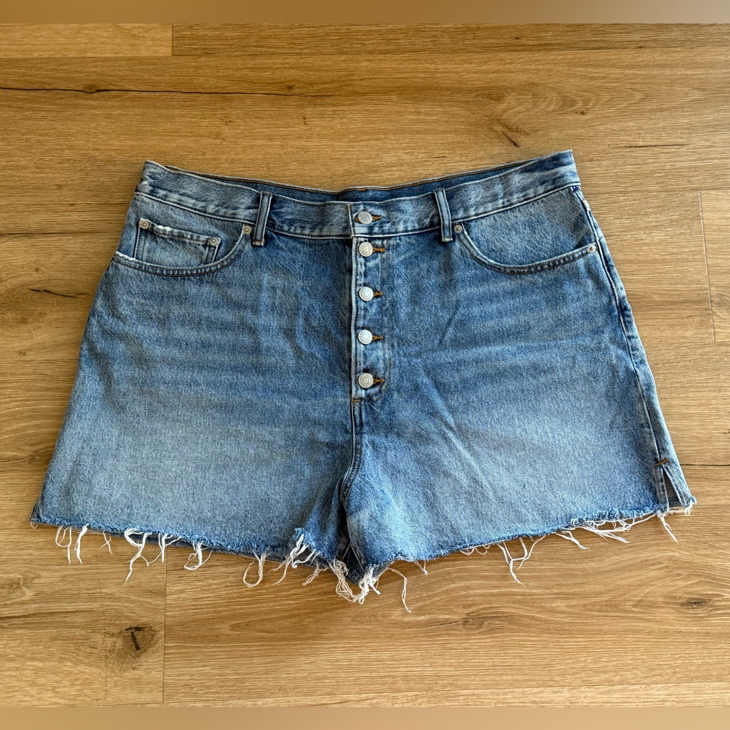 Lucky Brand Traveler Blue Jean Shorts Size 2035